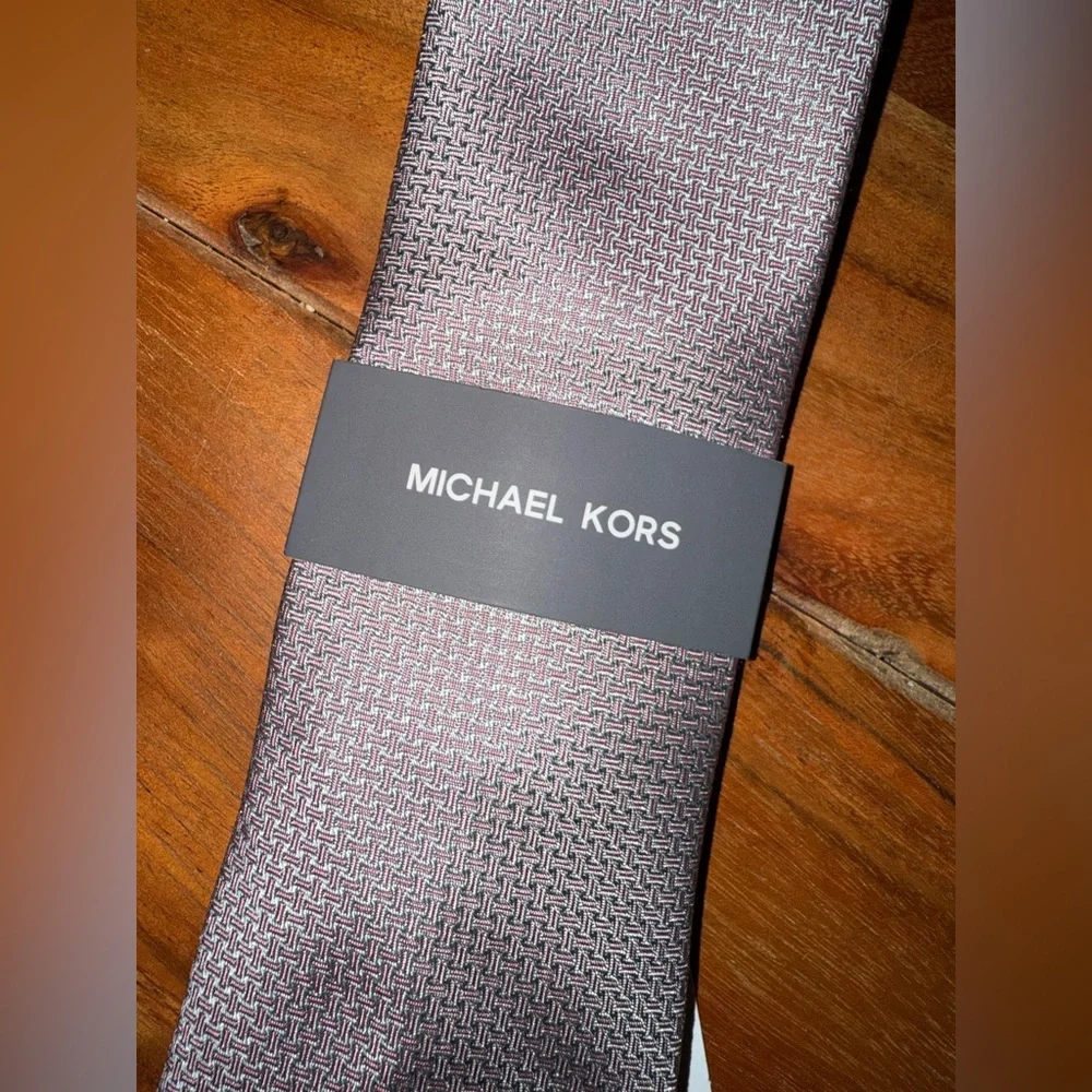 Michael Kors Tie - Picture 2 of 2